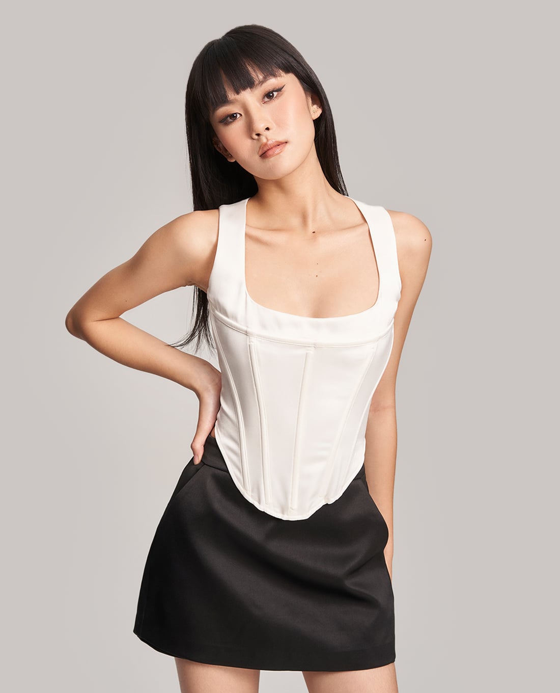 GIGI - Áo sát nách nữ phom ôm phối khóa zip nữ tính