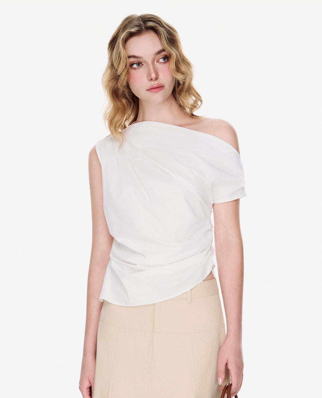 GIGI - Áo kiểu nữ lệch vai thời thượng