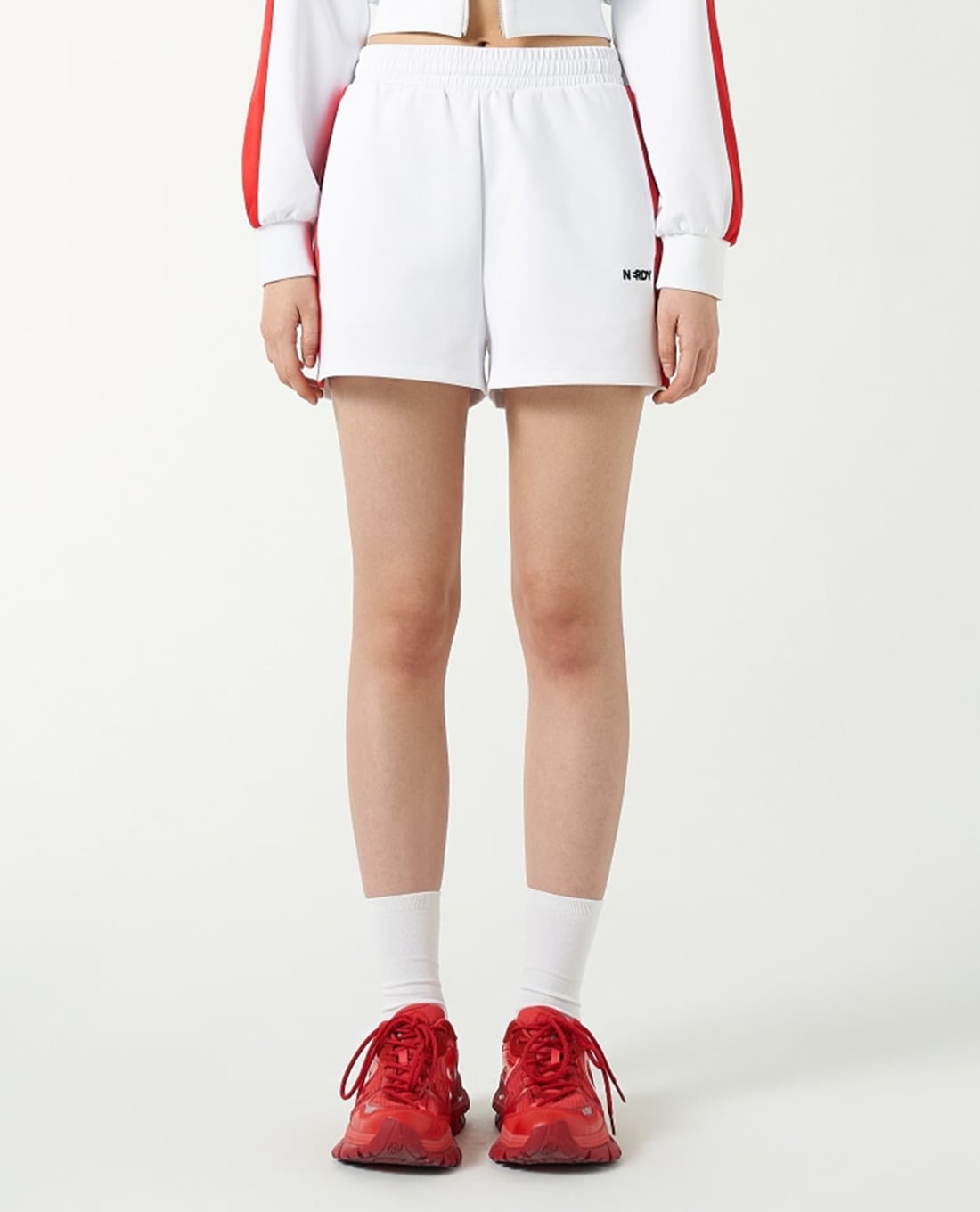 NERDY - Quần short nữ ống rộng lưng thun Block Track