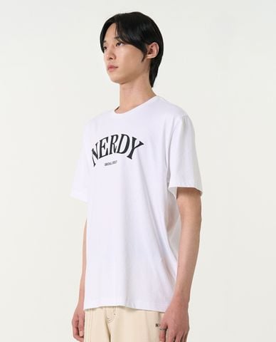  NERDY - Áo thun unisex cổ tròn tay ngắn Sheriff Arch Logo 