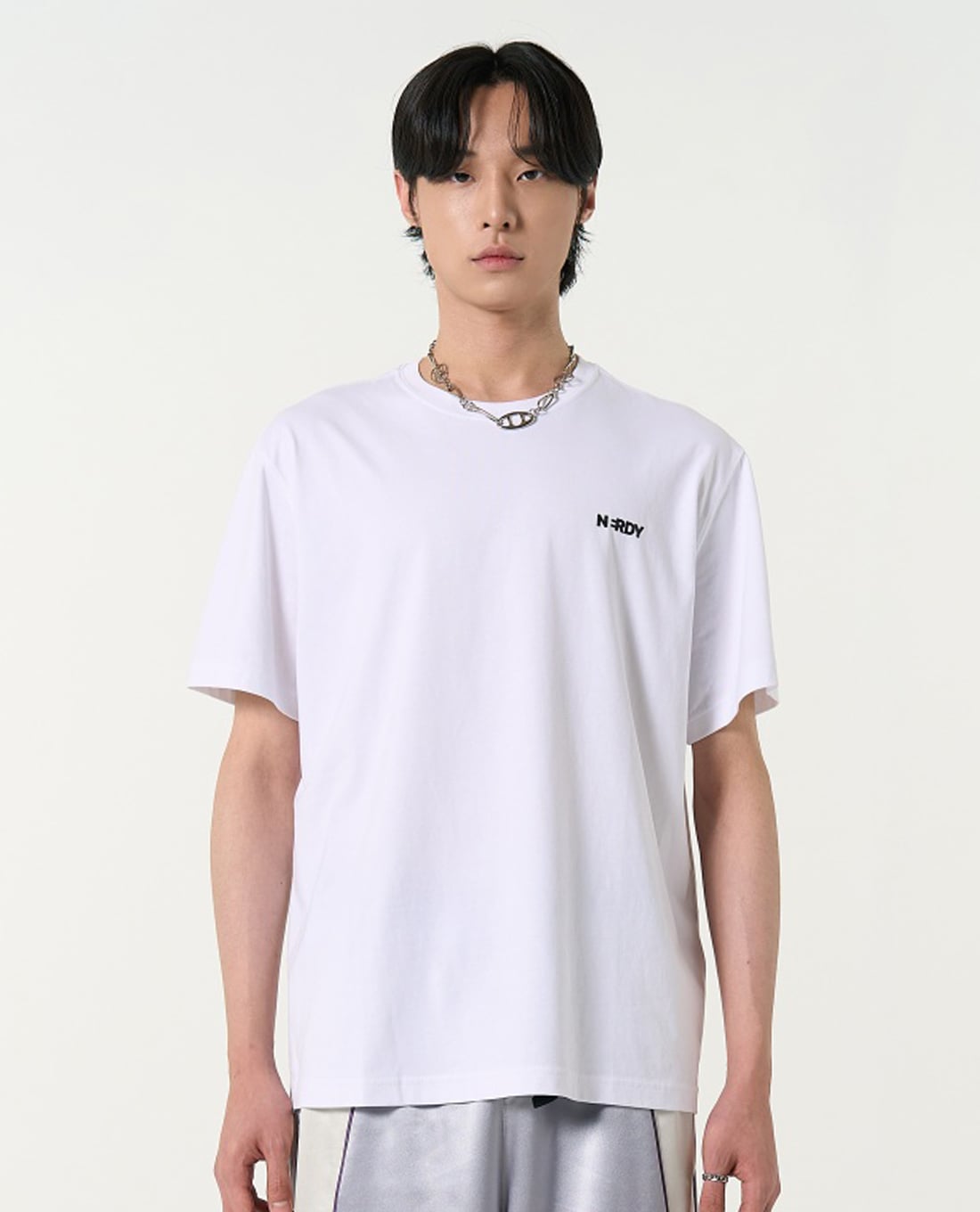 NERDY - Áo thun unisex cổ tròn tay ngắn Blank Bold Logo