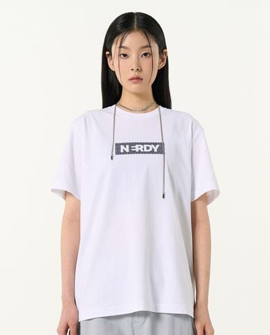  NERDY - Áo thun unisex cổ tròn tay ngắn Blenk Frame Logo 