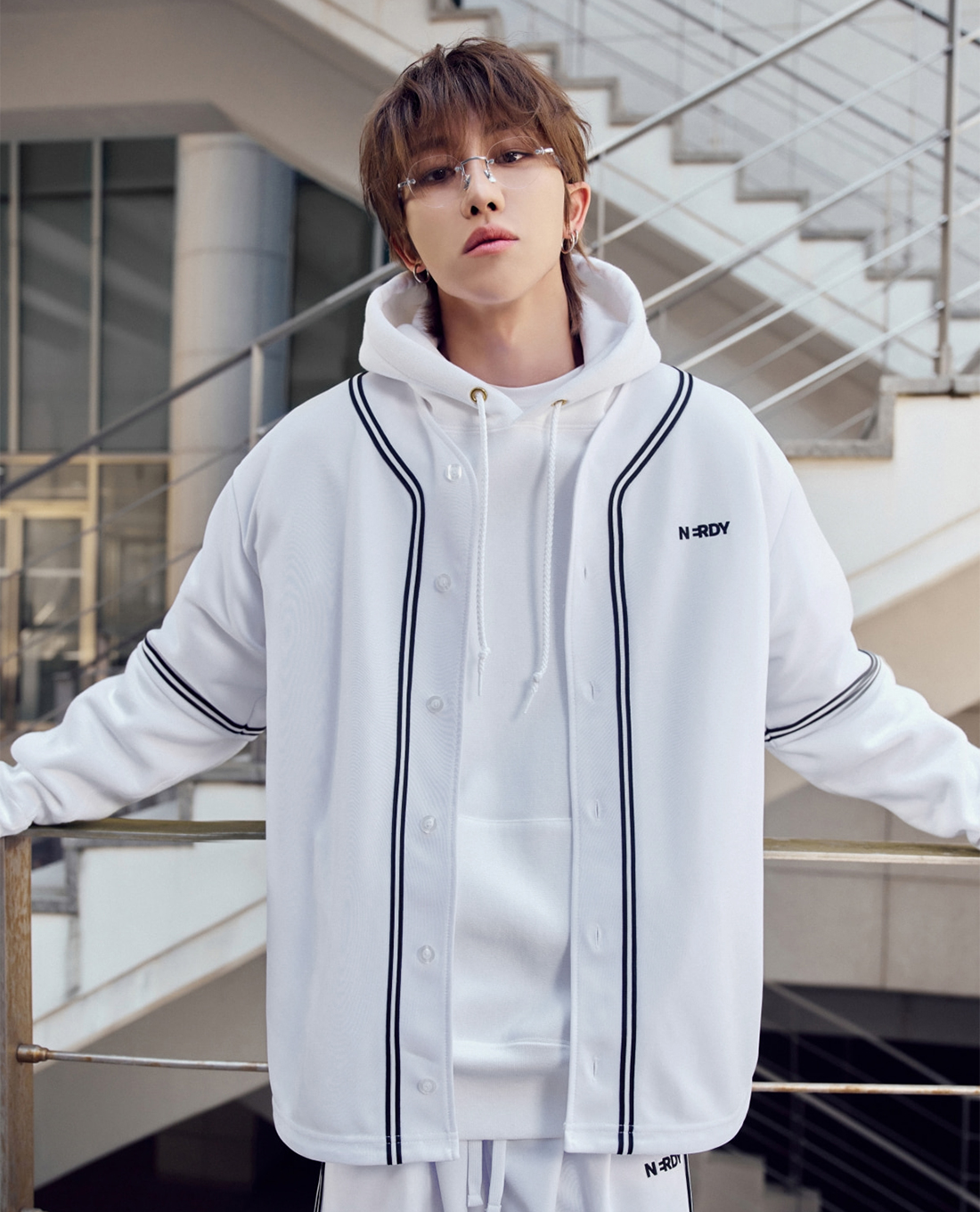 NERDY - Áo bóng chày unisex cổ V tay ngắn Baseball