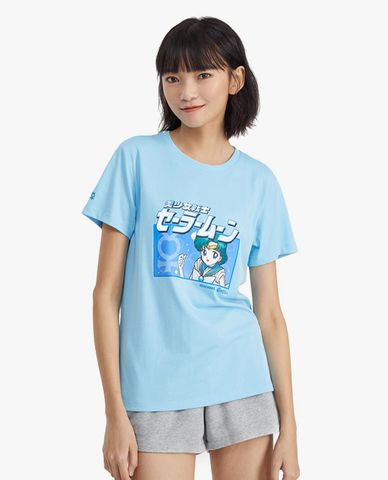  SKECHERS - Áo thun nữ phom suông ngắn tay Sailor Moon 
