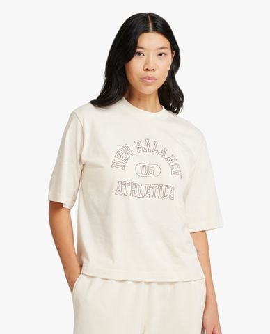  NEW BALANCE - Áo thun nữ cổ tròn tay ngắn Graphic Jersey 