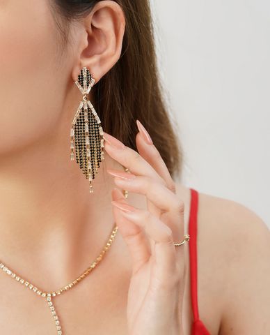  CECI - Khuyên tai nữ dáng thả đính đá sang trọng 