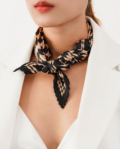  CECI - Khăn choàng nữ phom vuông thời trang 