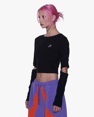  NERDY - Áo croptop nữ cổ tròn tay dài Cut Out 