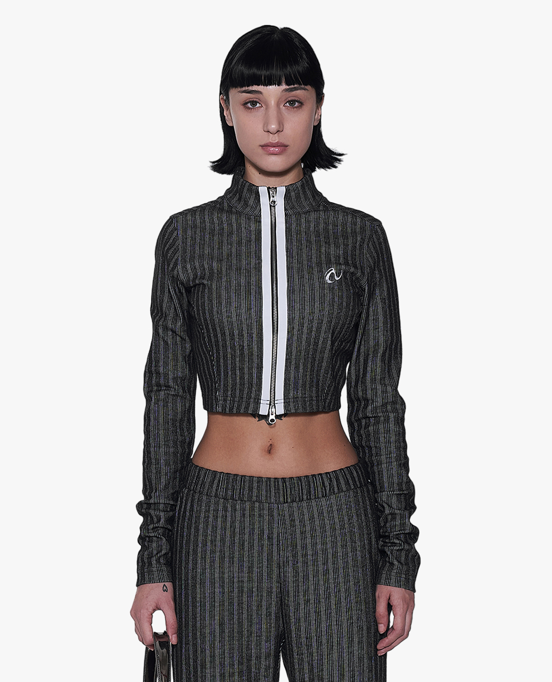 NERDY - Áo khoác croptop nữ cổ trụ tay dài Slim Zip Up