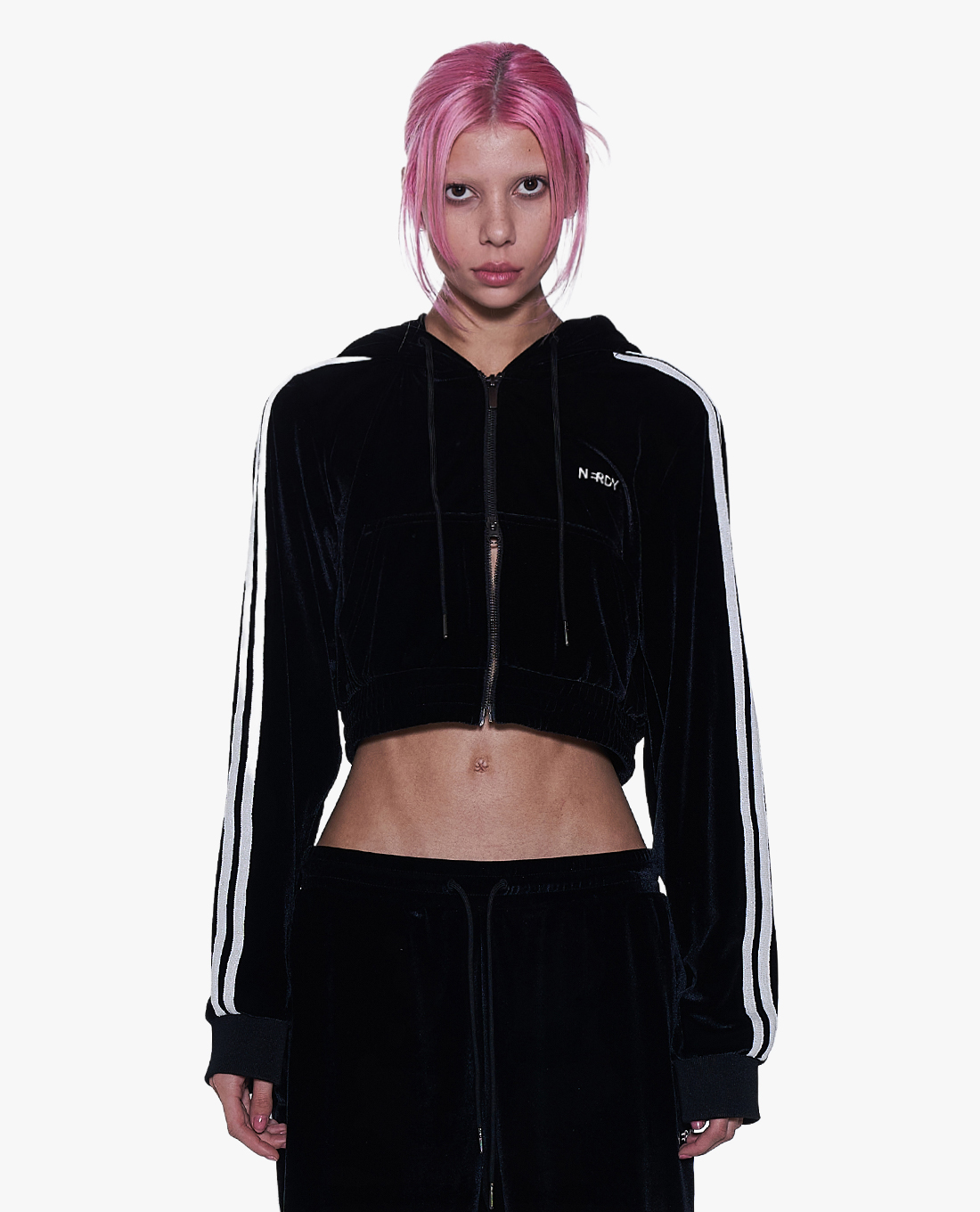 NERDY - Áo khoác croptop nữ tay dài phối mũ NY Velvet