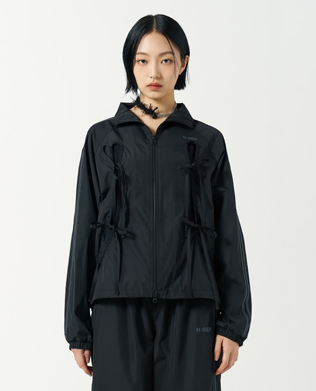 NERDY - Áo khoác gió nữ tay dài phối nơ Ribbon Tie