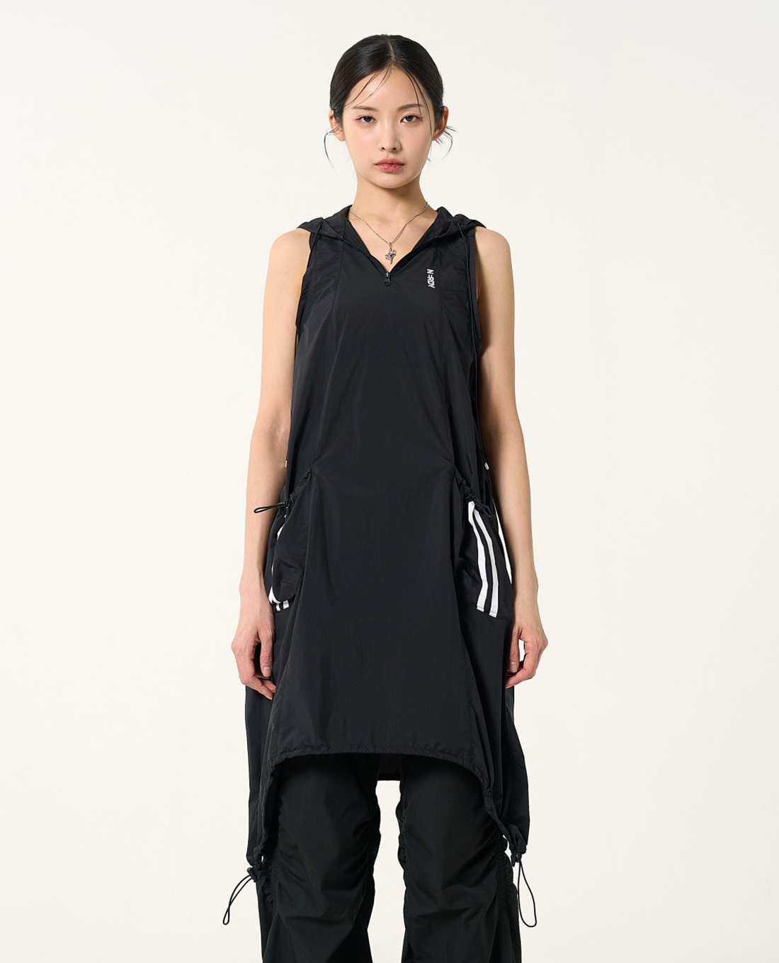 NERDY - Đầm sát nách mini phối mũ Hoodie Woven