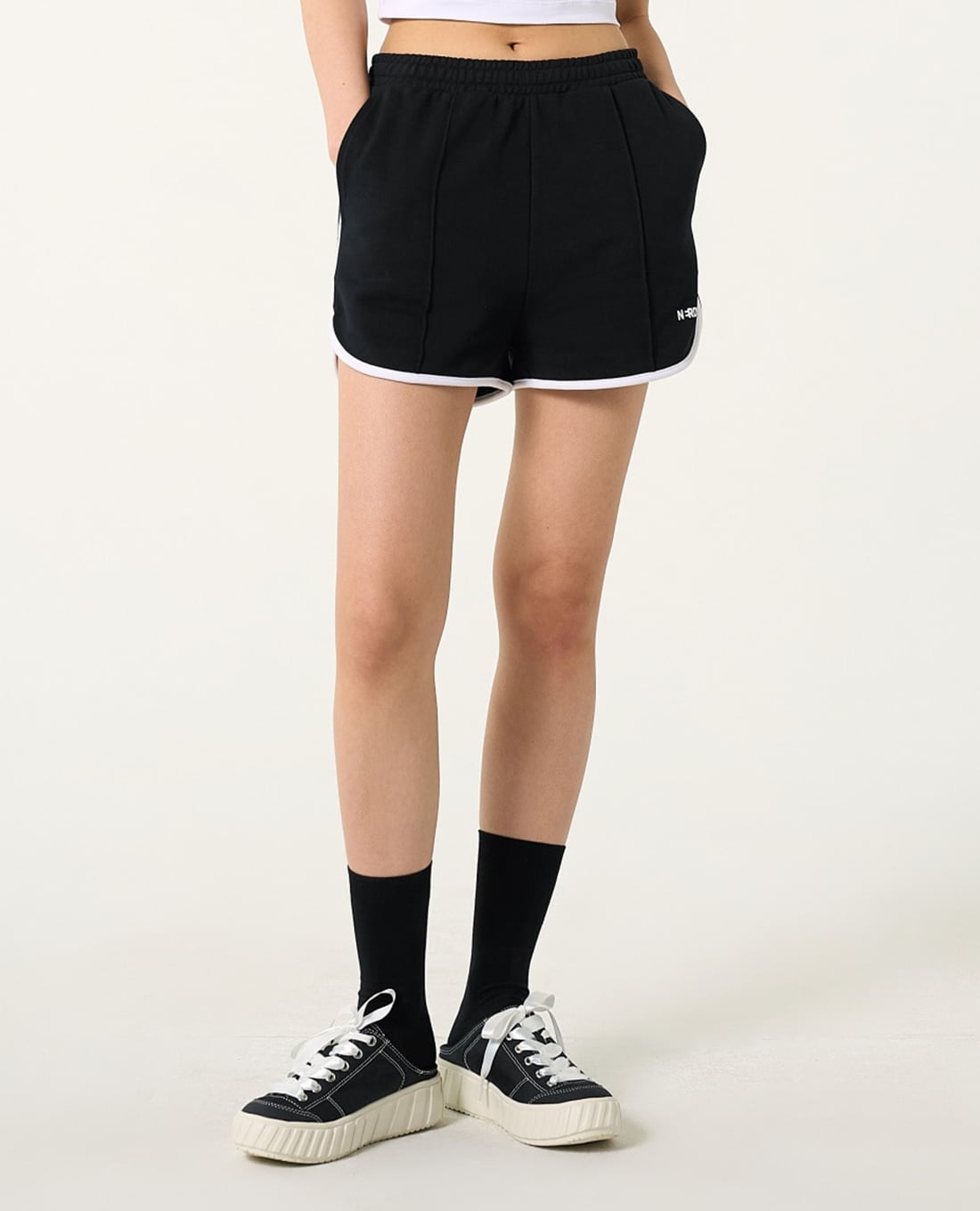 NERDY - Quần shorts ngắn nữ lưng thun Blenk Logo Dolphin