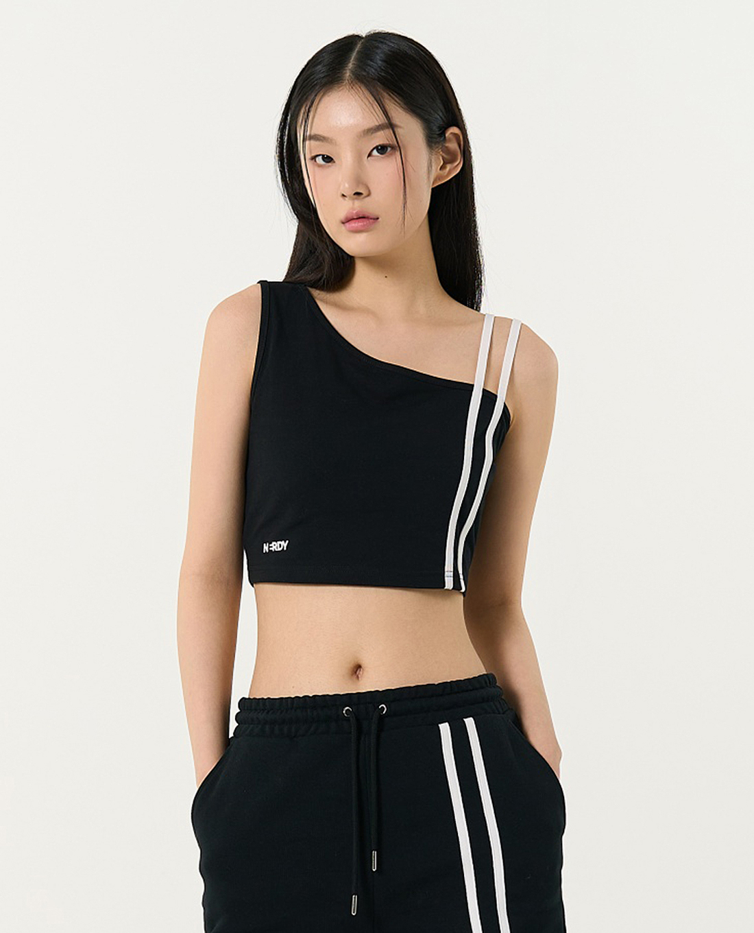 NERDY - Áo croptop nữ sát nách NY One Shoulder