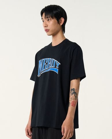  NERDY - Áo thun unisex cổ tròn tay ngắn Big Arch Logo 