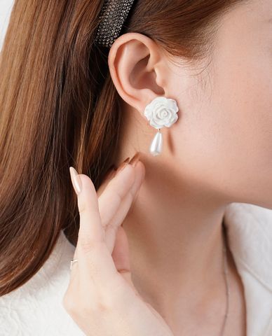  CECI - Khuyên tai nữ dáng thả thiết kế hoa hồng thanh lịch 