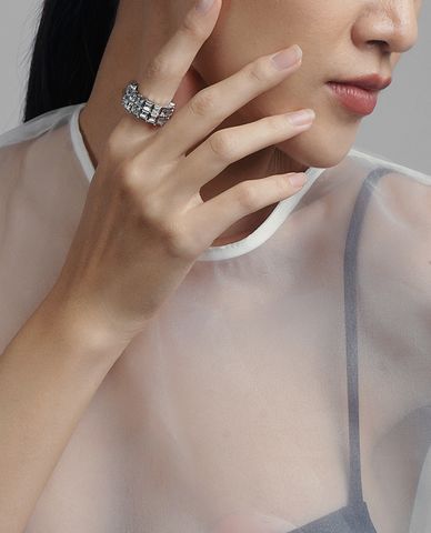  CECI - Nhẫn nữ bản rộng đính đá sang trọng 