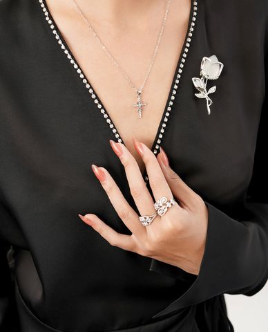  CECI - Nhẫn nữ dáng hở hình nhánh hồng sang trọng 