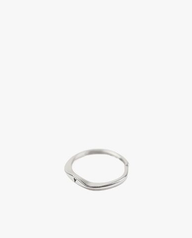  CECI - Nhẫn nữ bản dẹp khắc chữ Y cá tính 