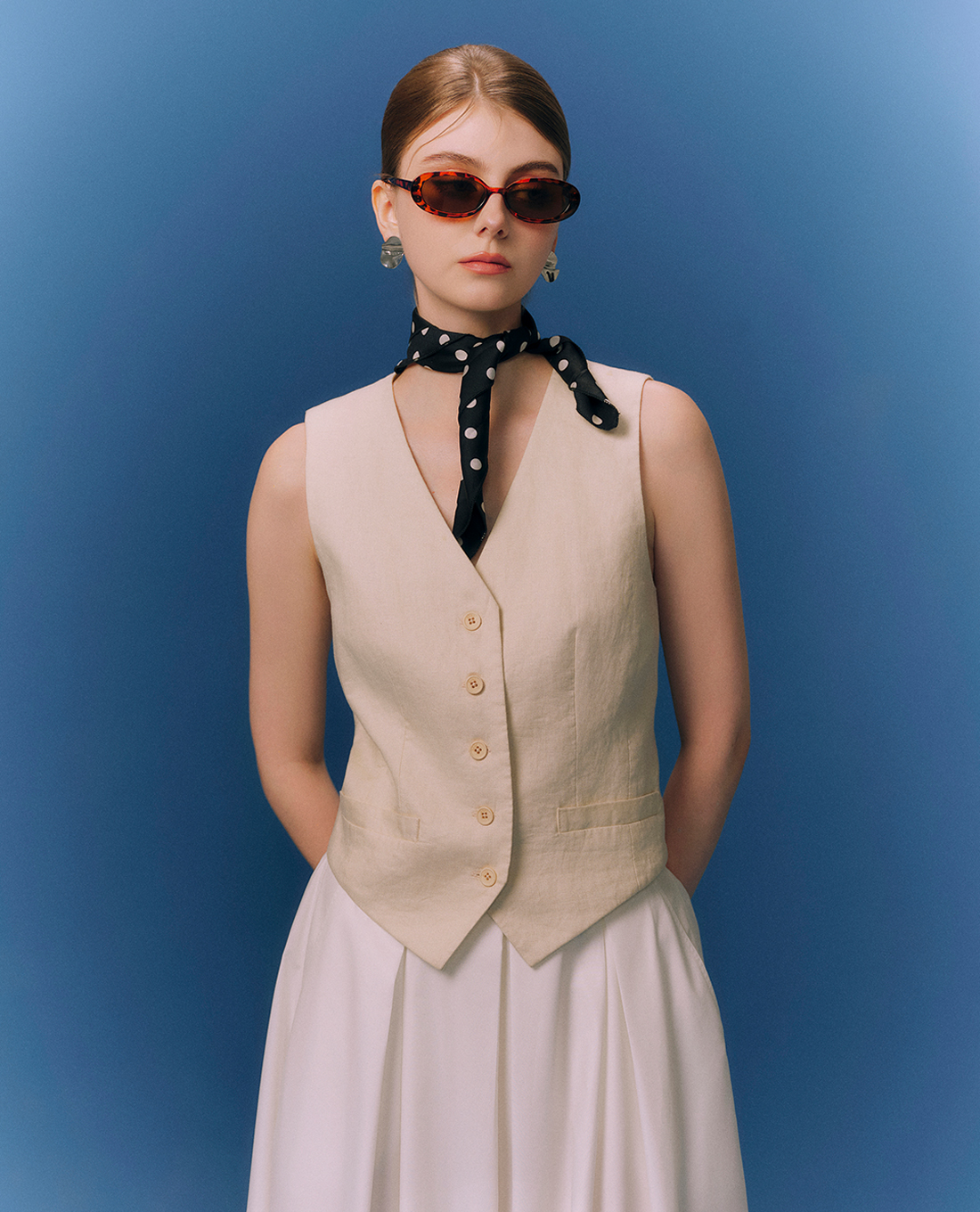 GIGI - Áo khoác gilet cổ V sát nách trẻ trung