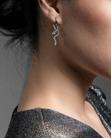  CECI - Khuyên tai nữ dạng thả hình chú rắn đính đá sang trọng 