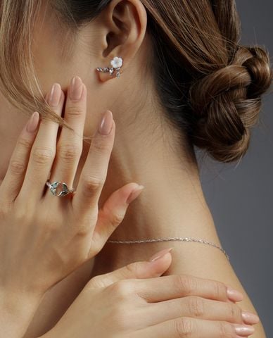  CECI - Khuyên tai nữ hình bông hoa nữ tính 