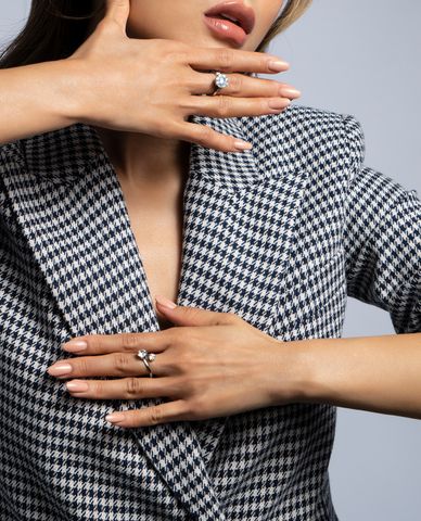  CECI - Nhẫn nữ dạng hở mặt tròn đính đá sang trọng 