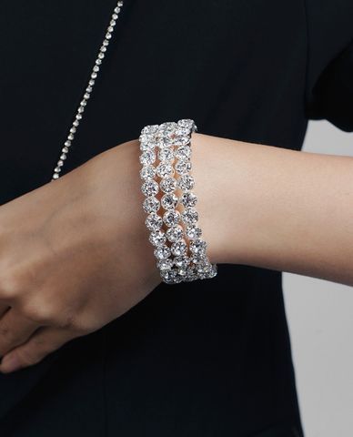  CECI - Vòng đeo tay nữ bản to đính đá sang trọng 