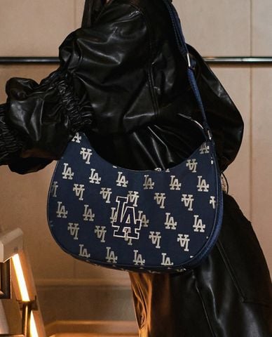  MLB - Túi đeo vai nữ chữ nhật Big Classic Monogram Jacquard Hobo 
