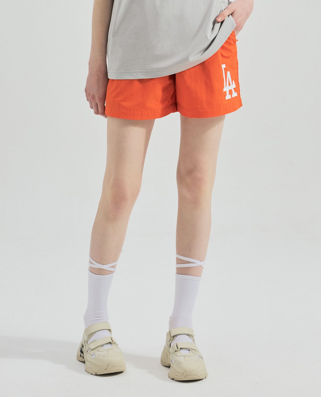 MLB - Quần short ngắn nữ lưng thun Basic Mega Logo