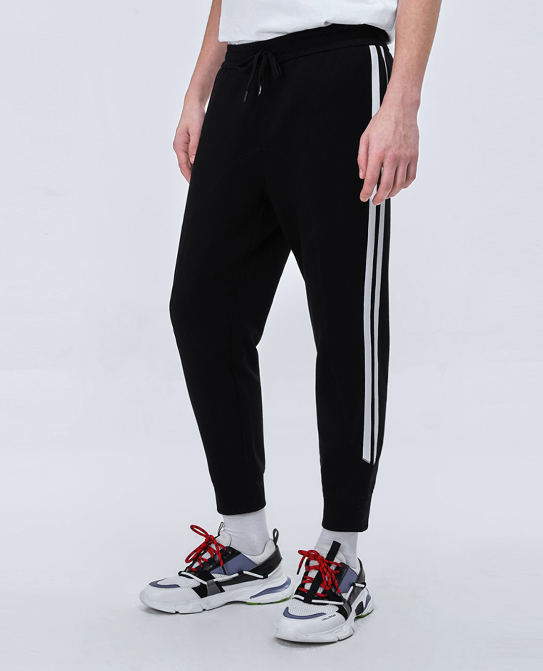 TRENDIANO - Quần jogger lưng thun viền dọc
