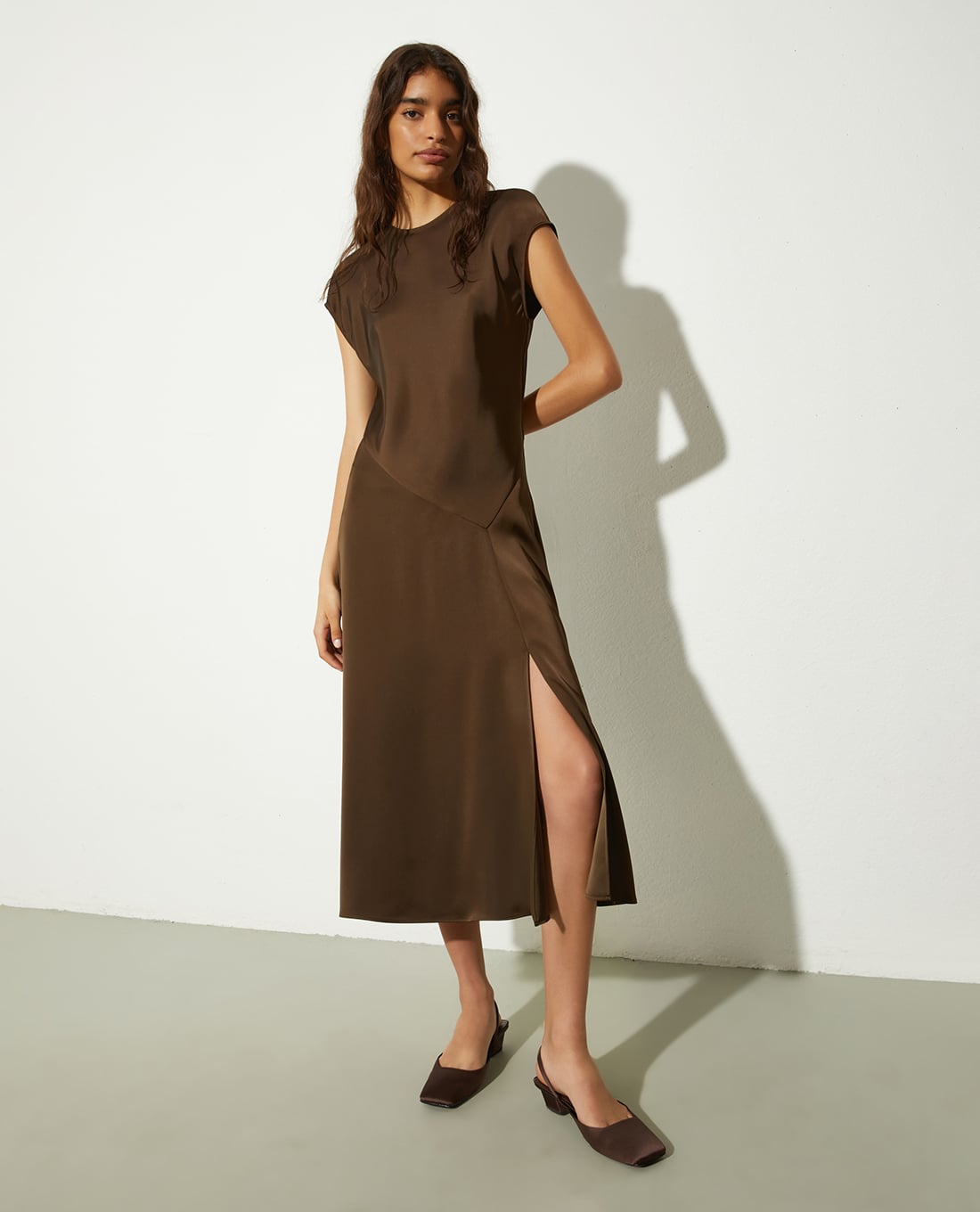 MAX&Co. - Đầm midi cổ tròn phom suông Legume