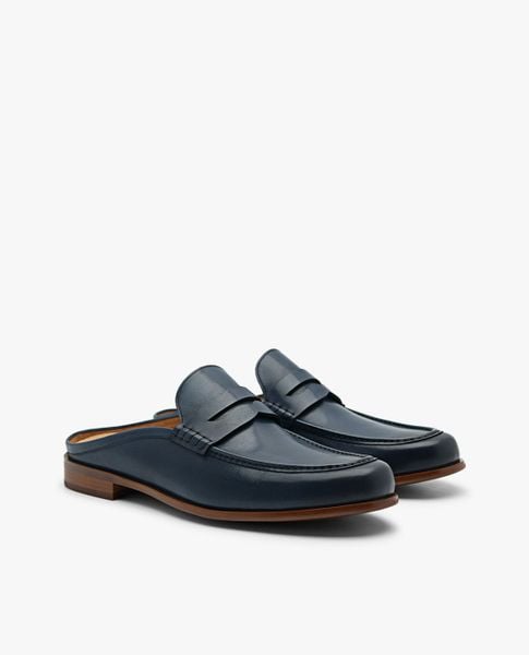 Giày sục loafer phối đồ smart casual với quần tây hoặc jeans