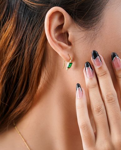  CECI - Khuyên tai nữ xỏ lỗ phối đá lấp lánh 