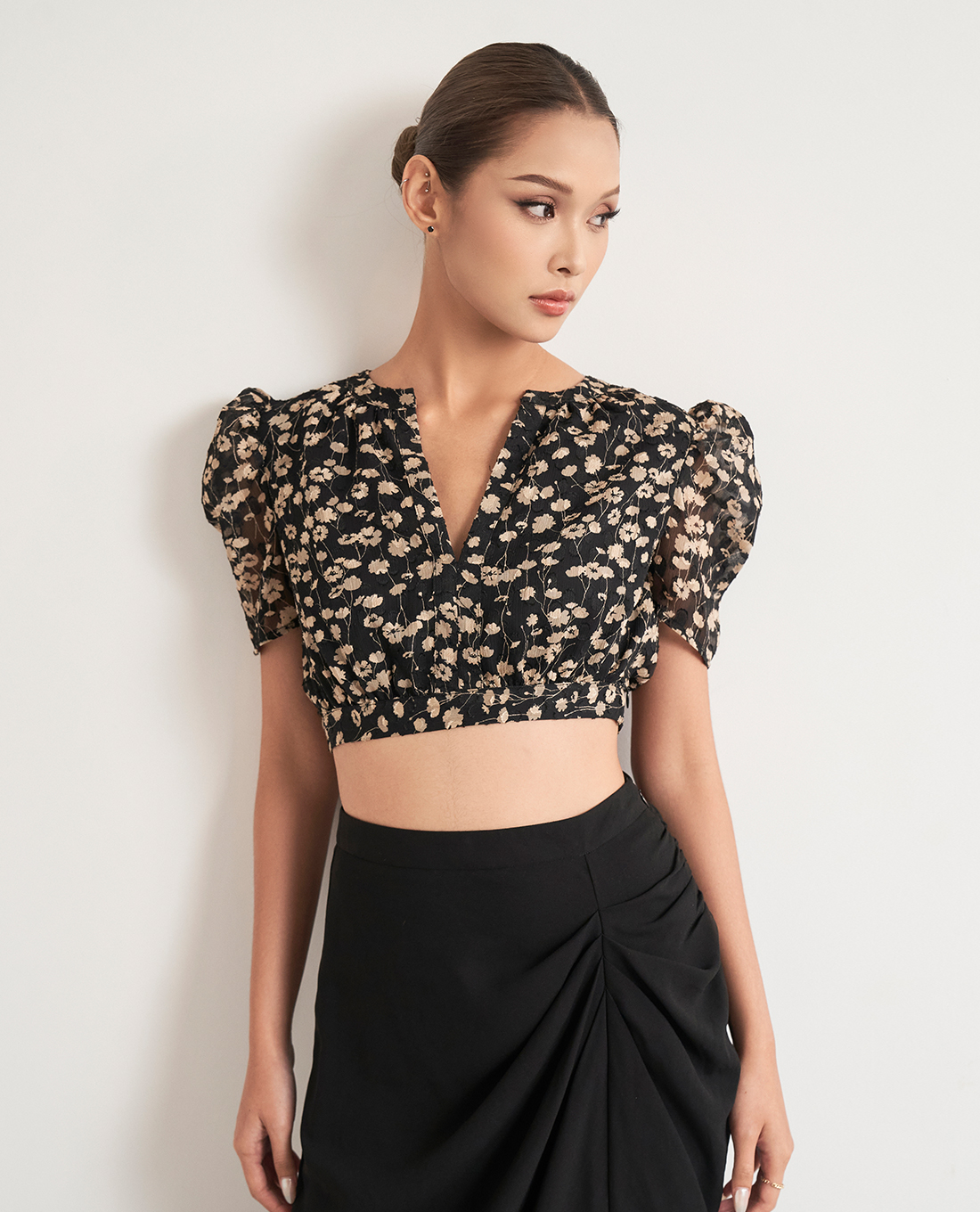 GIGI - Áo croptop nữ tay ngắn phối nơ nữ tính