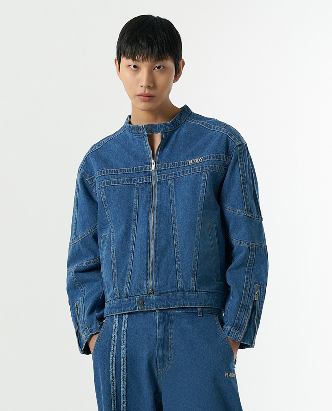 NERDY - Áo khoác denim unisex cổ trụ tay dài NY Biker