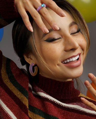  CECI - Nhẫn nữ nhựa mặt đính đá trái tim 