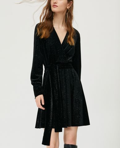  MAX&Co. - Đầm mini cổ V tay dài Glitter Velvet 