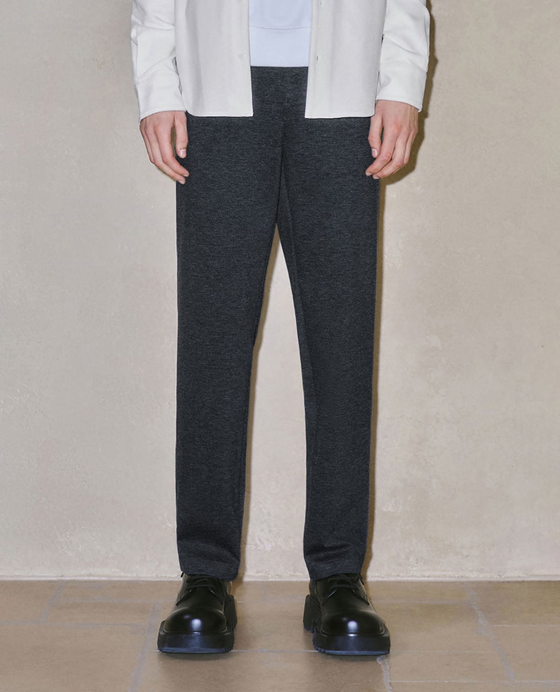 URBAN REVIVO - Quần nam ống đứng thanh lịch