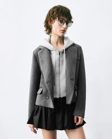  URBAN REVIVO - Áo khoác blazer nữ cổ V tay dài phối mũ hiện đại 