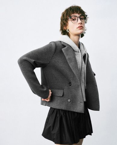  URBAN REVIVO - Áo khoác blazer nữ cổ V tay dài phối mũ hiện đại 