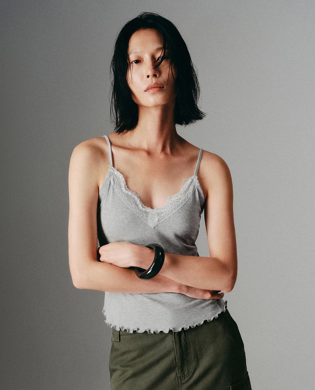 URBAN REVIVO - Áo hai dây nữ phối ren Lace Cami