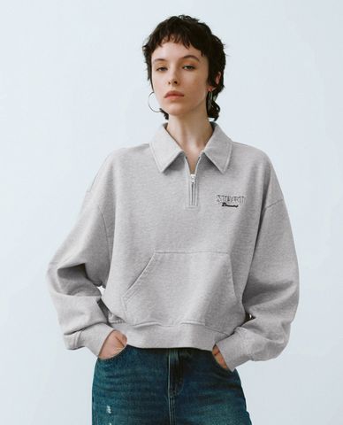  URBAN REVIVO - Áo sweatshirt nữ cổ V tay dài Oversized 