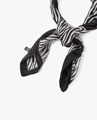  CECI - Khăn choàng nữ phom vuông in hoa văn sang trọng 