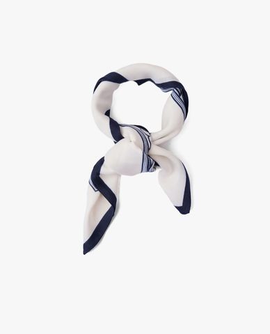  CECI - Khăn choàng nữ phom vuông phối họa tiết in sang trọng 