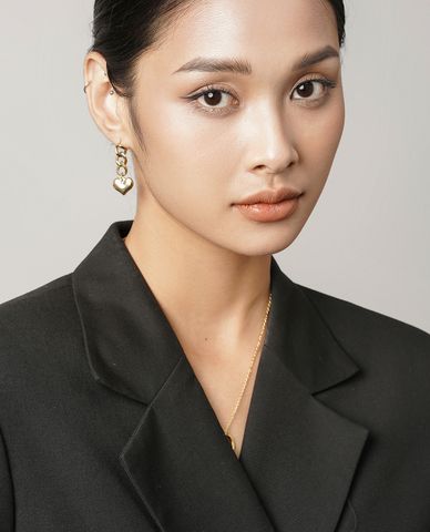  CECI - Khuyên tai nữ mắt xích phối mặt trái tim xinh xắn 