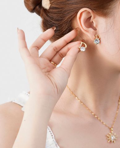  CECI - Khuyên tai nữ chữ D đính đá sang trọng 