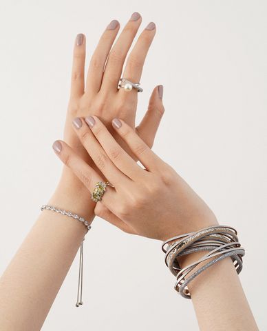  CECI - Nhẫn nữ bản to phối thiết kế mặt đính đá độc đáo 