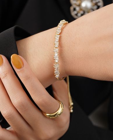  CECI - Vòng đeo tay nữ dây mảnh phối đá sang trọng 