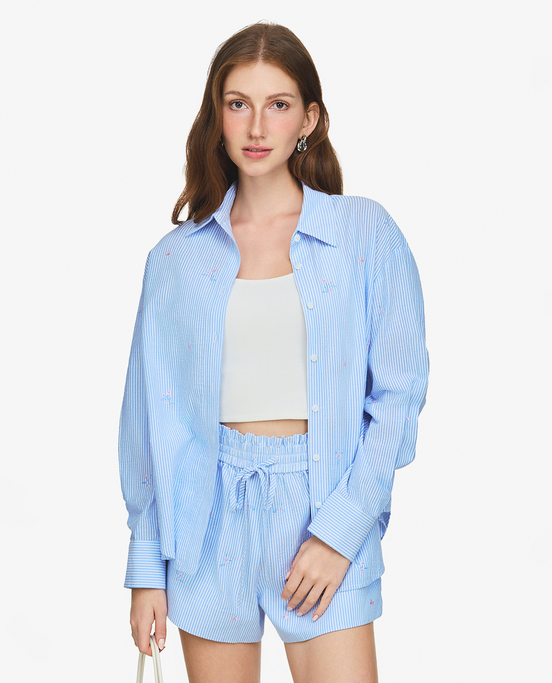 GIGI - Áo sơ mi nữ cổ bẻ tay dài thêu hoa tinh tế